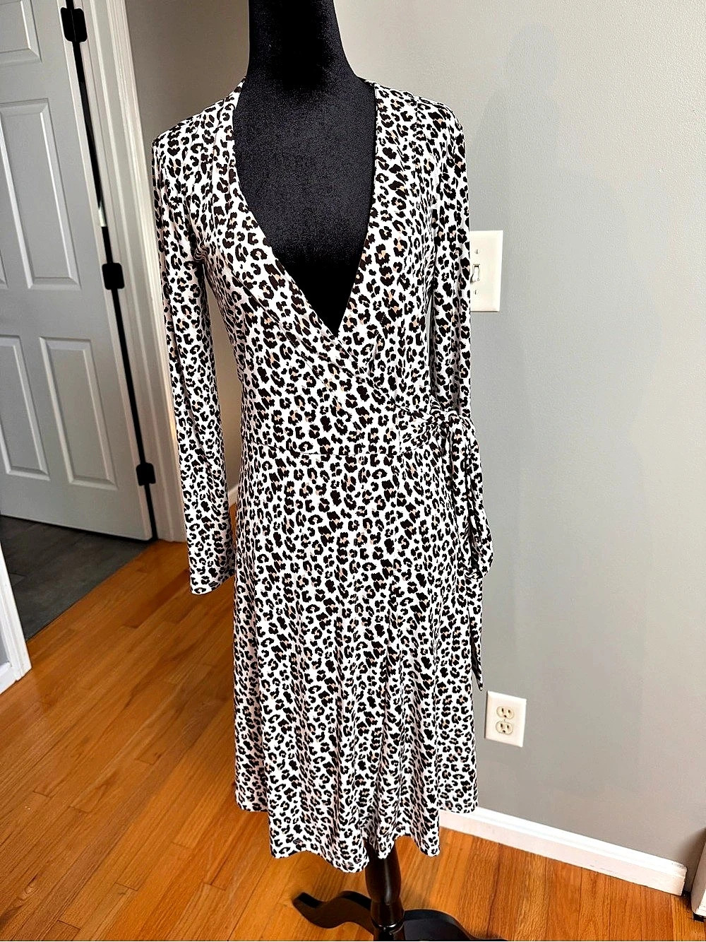 Banana Republic Leopard Print Wrap Dress Midi Dress Like New